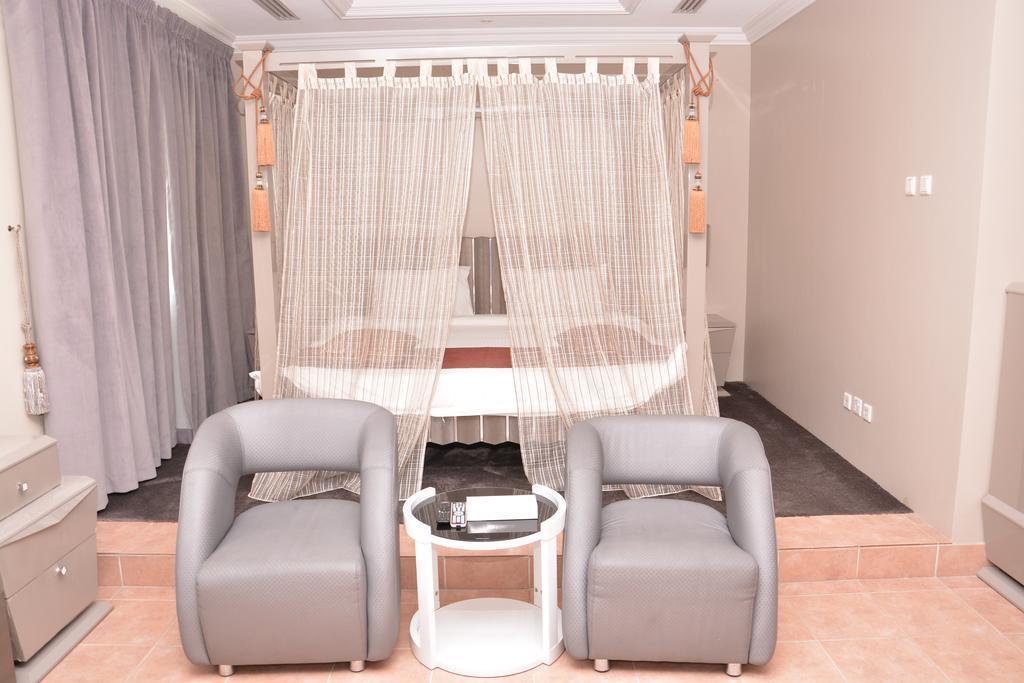 Janadriyah Suites 13 Nadinah Экстерьер фото