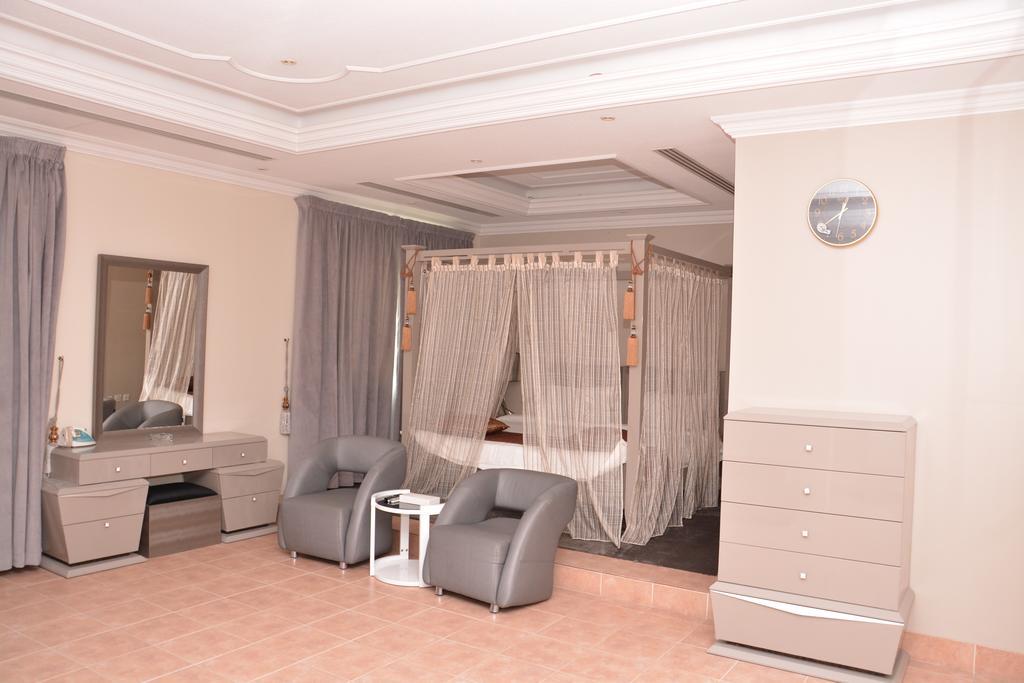 Janadriyah Suites 13 Nadinah Экстерьер фото