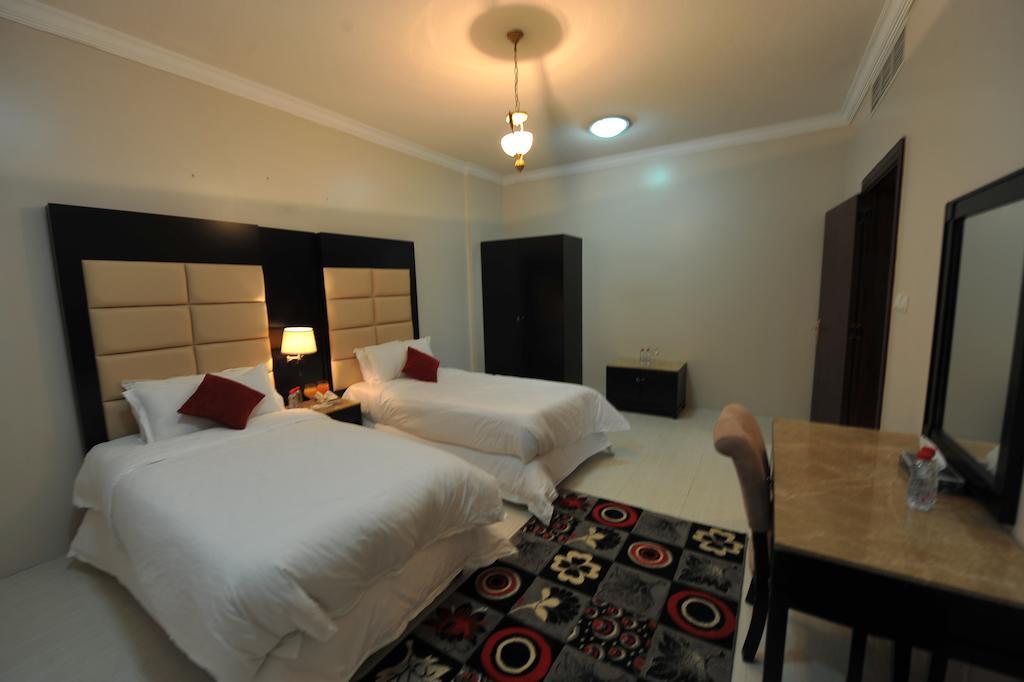 Janadriyah Suites 13 Nadinah Номер фото