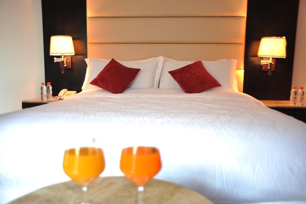 Janadriyah Suites 13 Nadinah Экстерьер фото